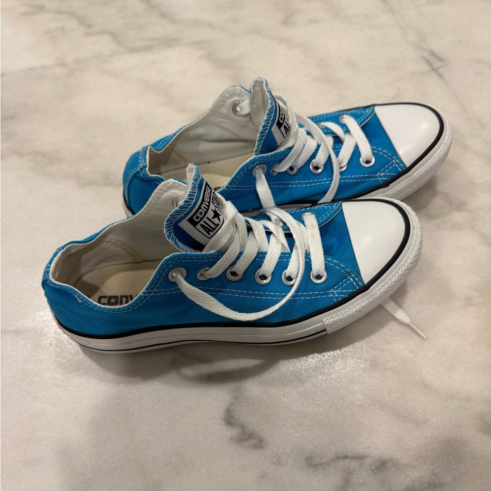 Converse - Picture 2 of 4